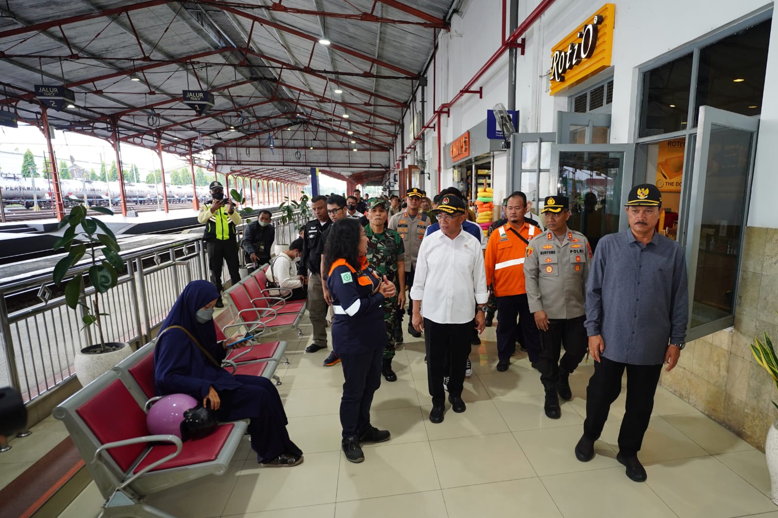Dampingi Menko PMK Tinjau Stasiun Kereta Api, Wali Kota: Ada Banyak Manfaat dari Kunjungan Pejabat Pusat