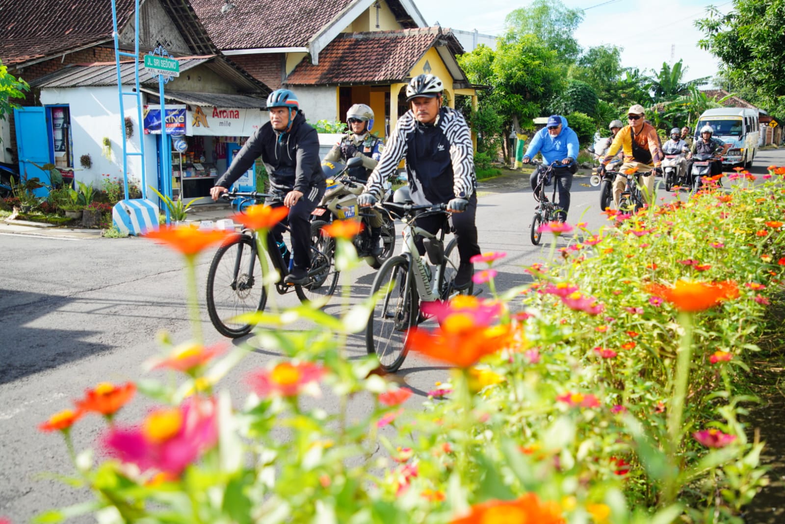 Gowes Tiga Kelurahan, Wali Kota Cek Usulan Pembangunan 2024
