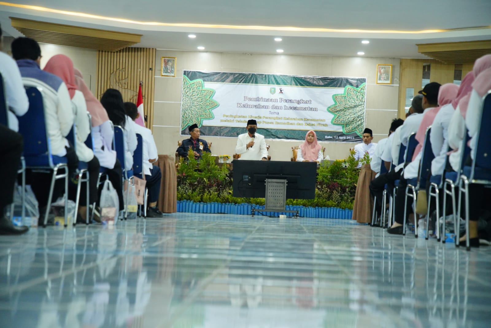 Gelar Pembinaan Bagi Perangkat Kelurahan dan Kecamatan Kartoharjo, Wali Kota Harap Perkuat Sinergi