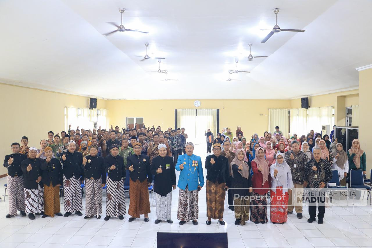 Hadiri Pembinaan Pegawai Kecamatan Taman, Wali Kota Madiun Tekankan Tiga Prioritas dalam Bekerja