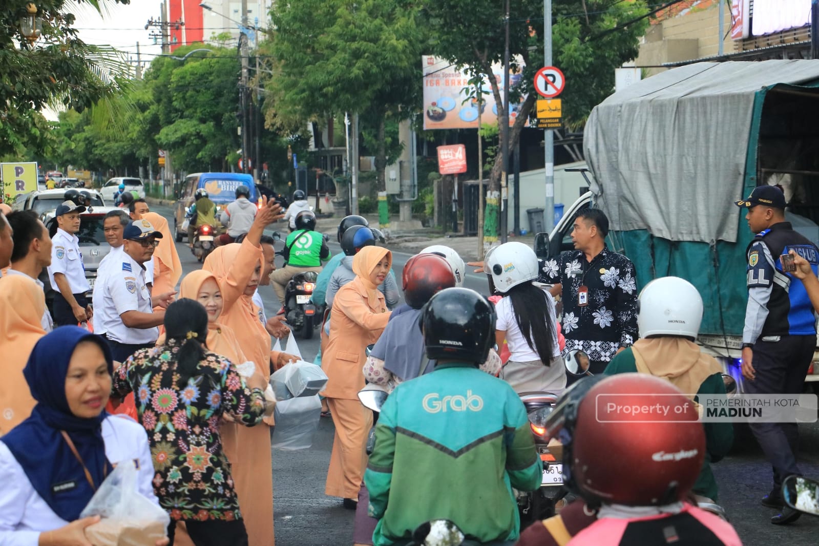 Program Berbagi Takjil Pemkot Madiun, OPD Bagikan Ratusan Paket Selama Ramadan