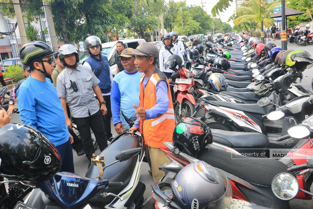 Gowes Tinjau Lapangan, Plt Wali Kota Madiun Siapkan Pengembangan Destinasi Baru