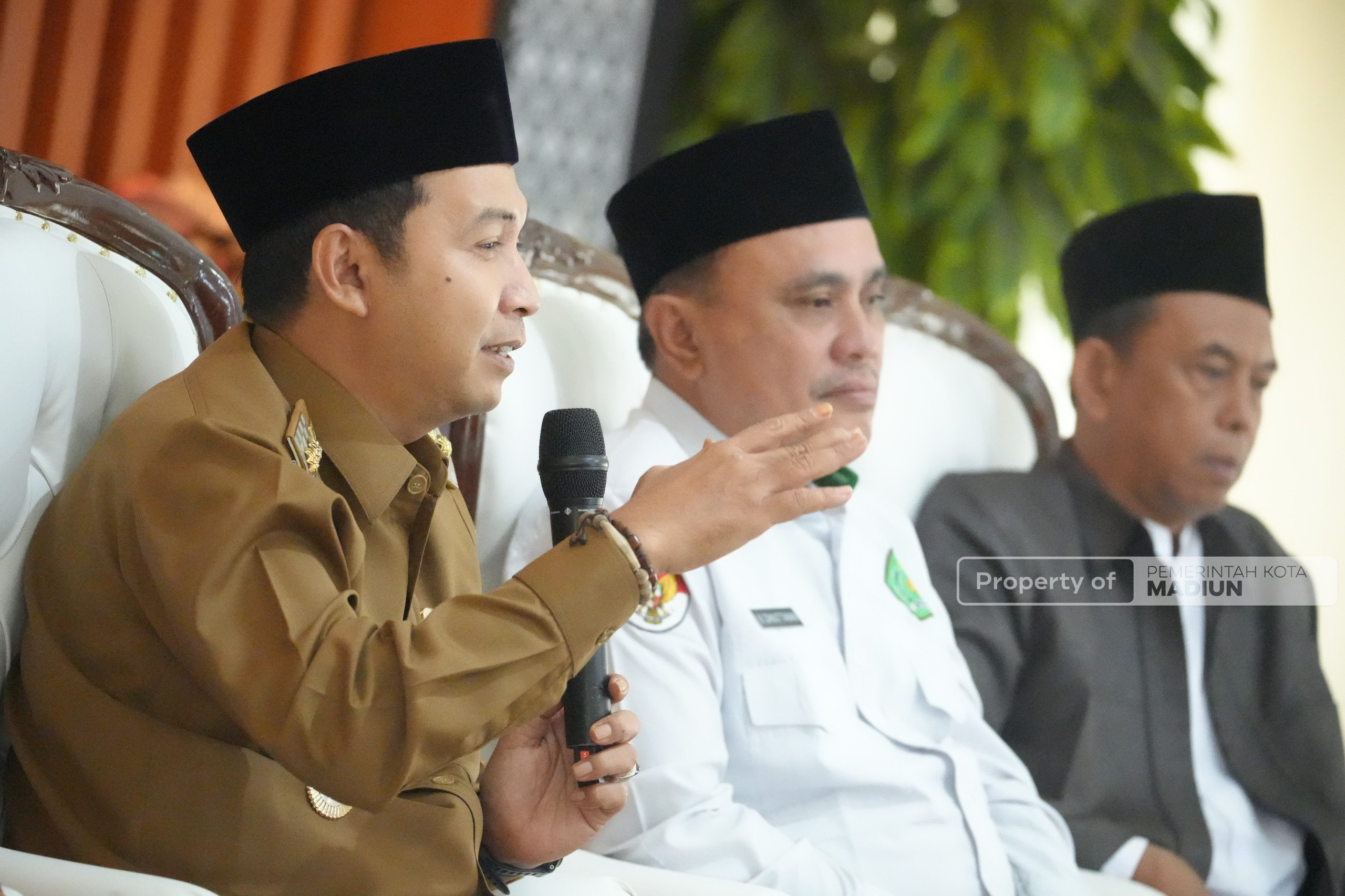 Manasik Haji Terintegrasi Tingkat Kota Madiun Resmi Dibuka, Plt Wali Kota Tekankan Kesehatan dan Kemandirian Jamaah