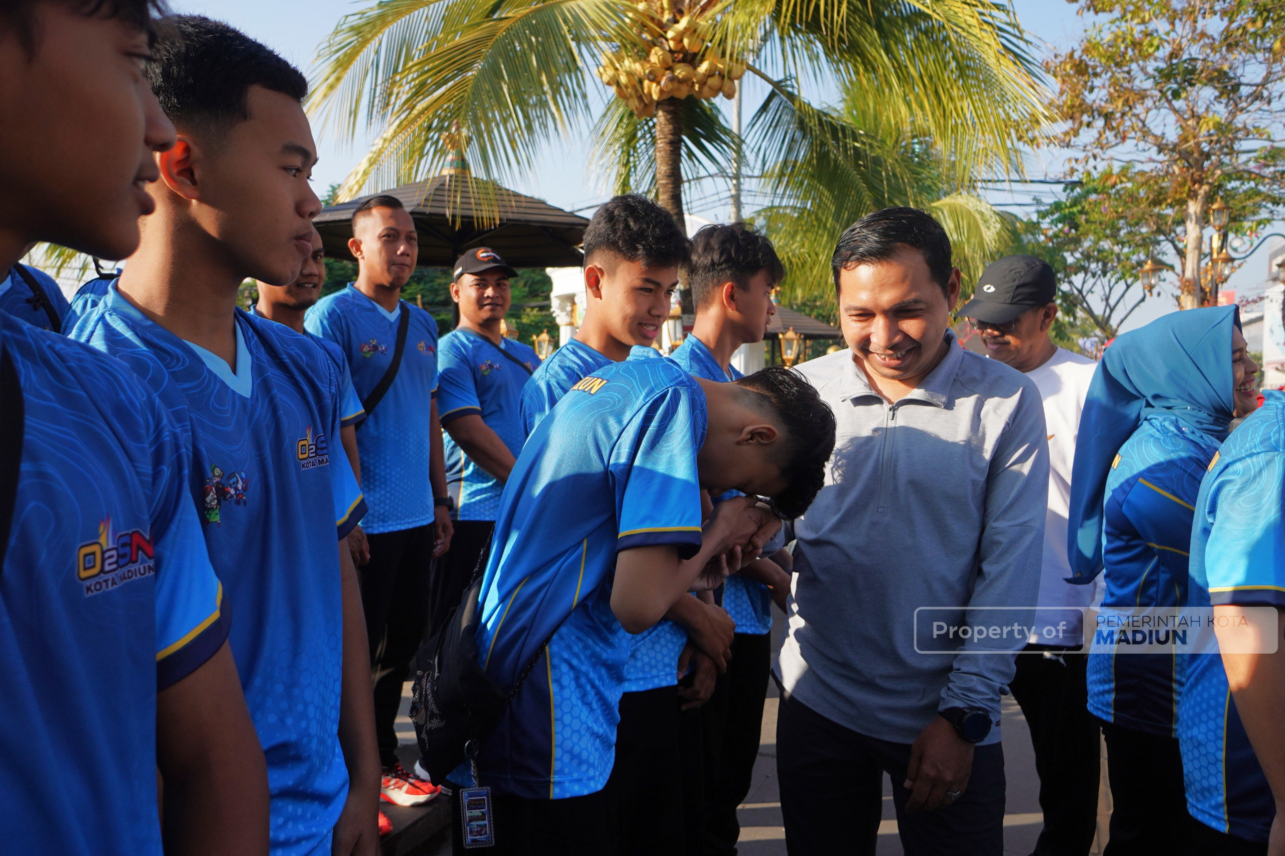 Lepas Kontingen O2SN, Plt Wali Kota Harap Atlet Kota Madiun Raih Prestasi Terbaik