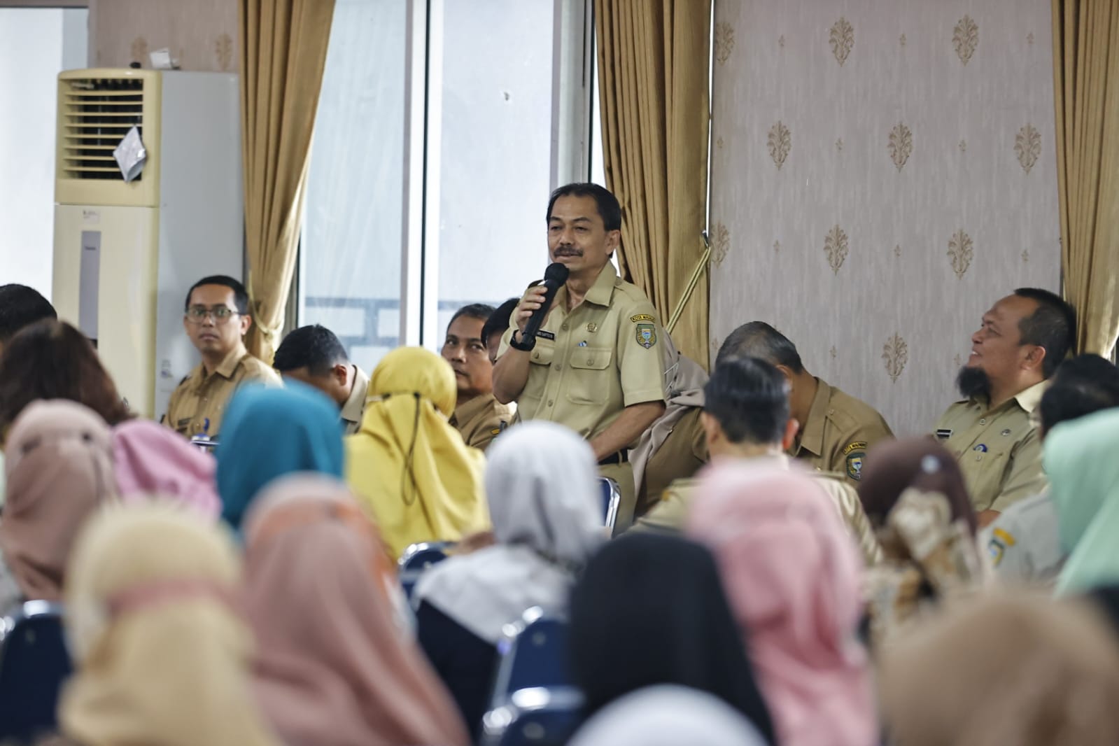 Tatap Muka dengan Masyarakat Kartoharjo, Wali Kota-DPRD Serap Aspirasi Melalui Program Ngopi