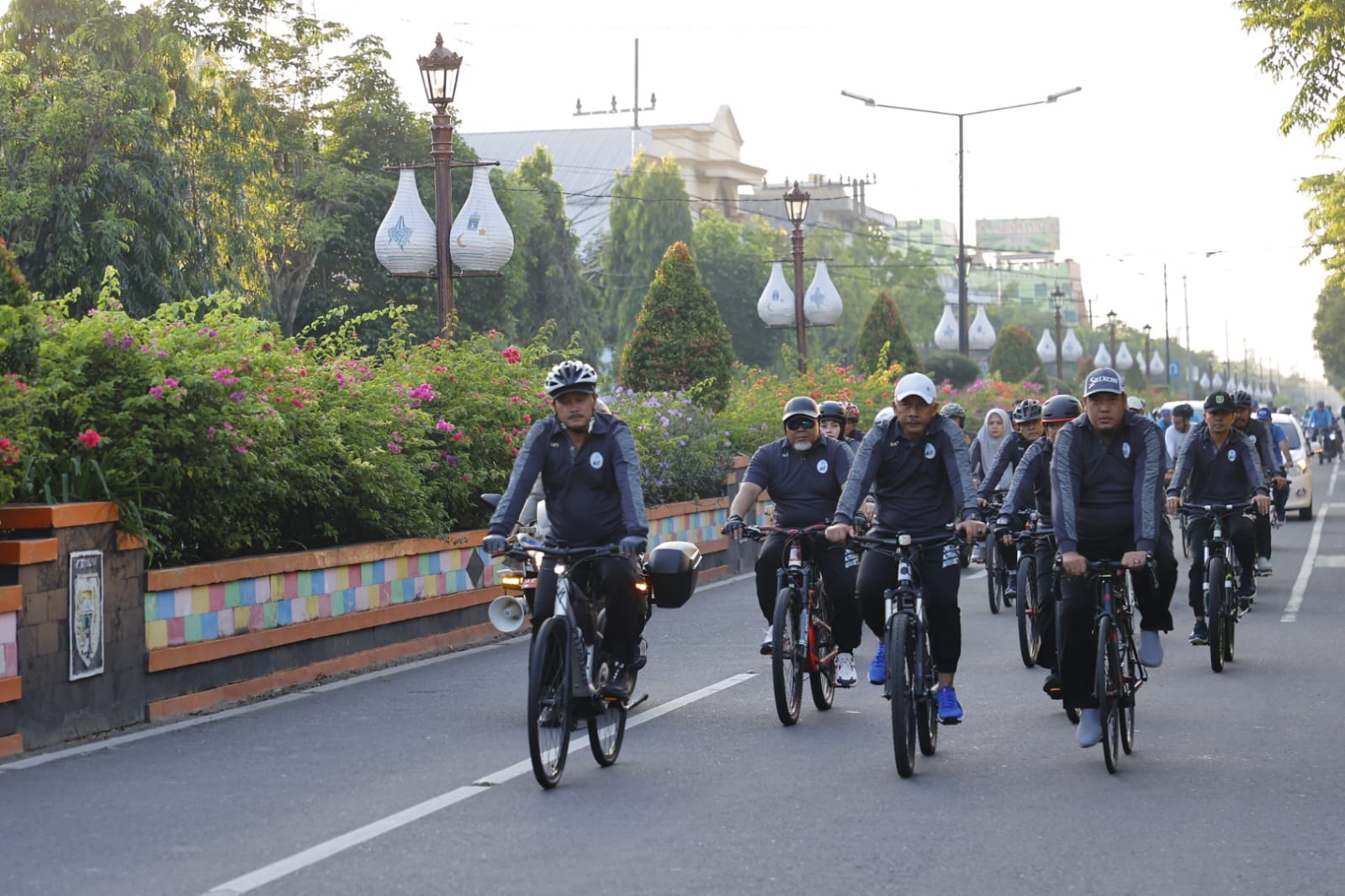 Gowes Bareng Hari Jadi ke-46 PDAM Tirta Taman Sari, Wali Kota Ingatkan Jangan Jadi Korban Perubahan