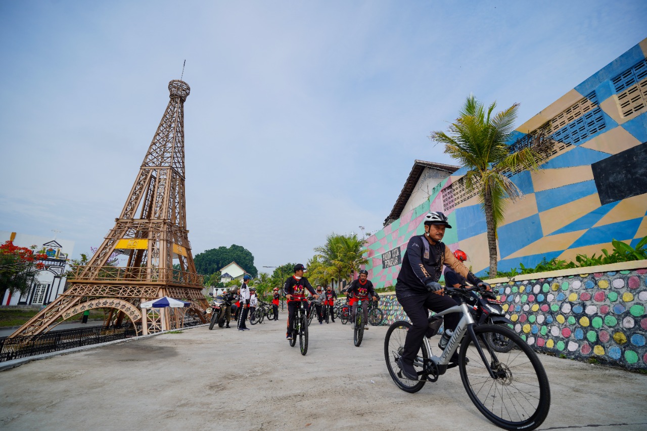 Gowes Pagi, Wali Kota Cek Progres Sejumlah Proyek Fisik