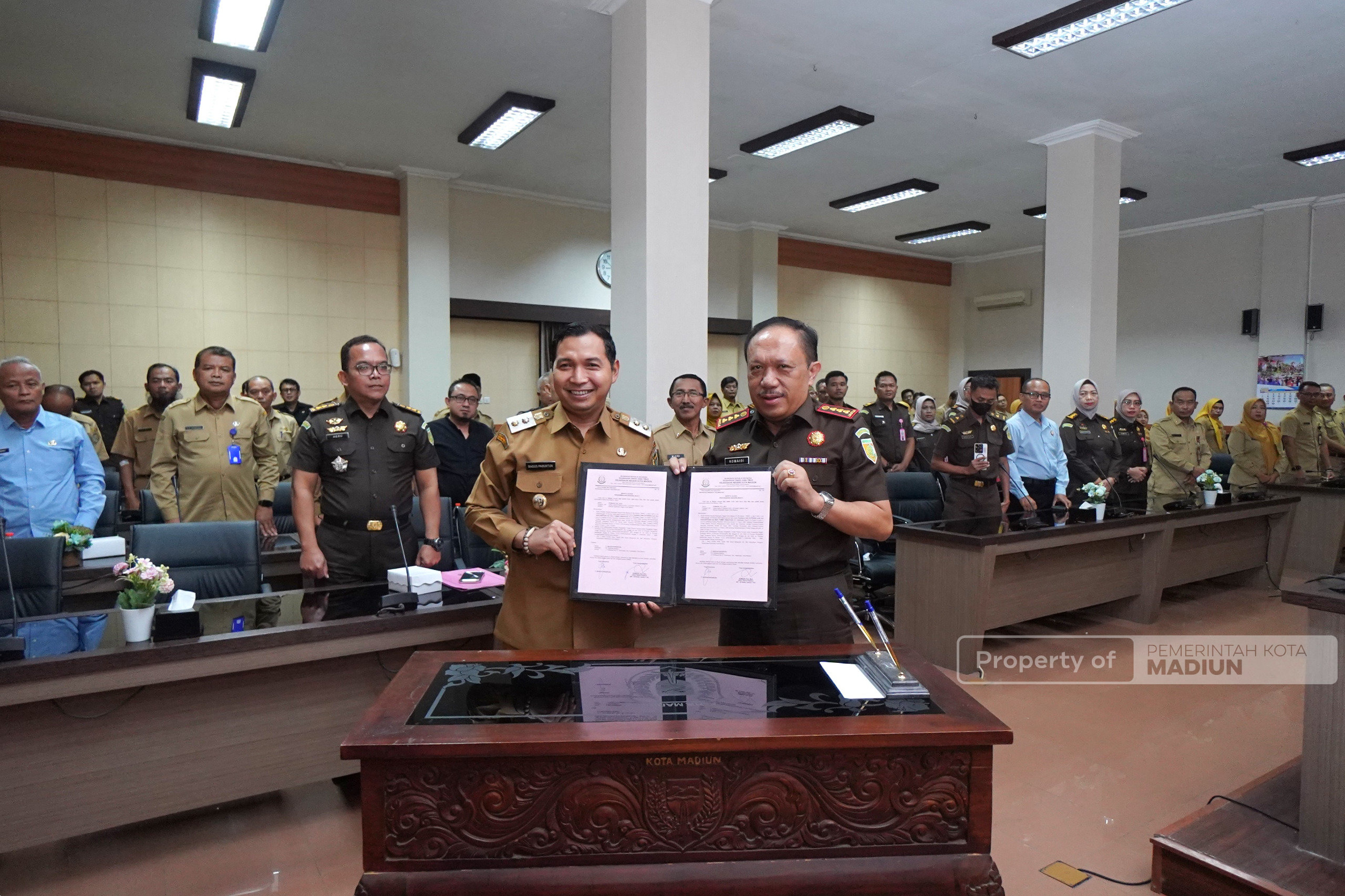 Serah Terima Aset Fasum-Fasos Puri Asri Lestari, Plt Wali Kota Madiun Tegaskan Komitmen Optimalisasi Aset Daerah