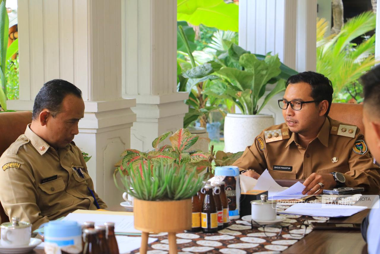 Gelar Audiensi, Plt Wali Kota Madiun Bahas Penguatan BPR Kota Madiun