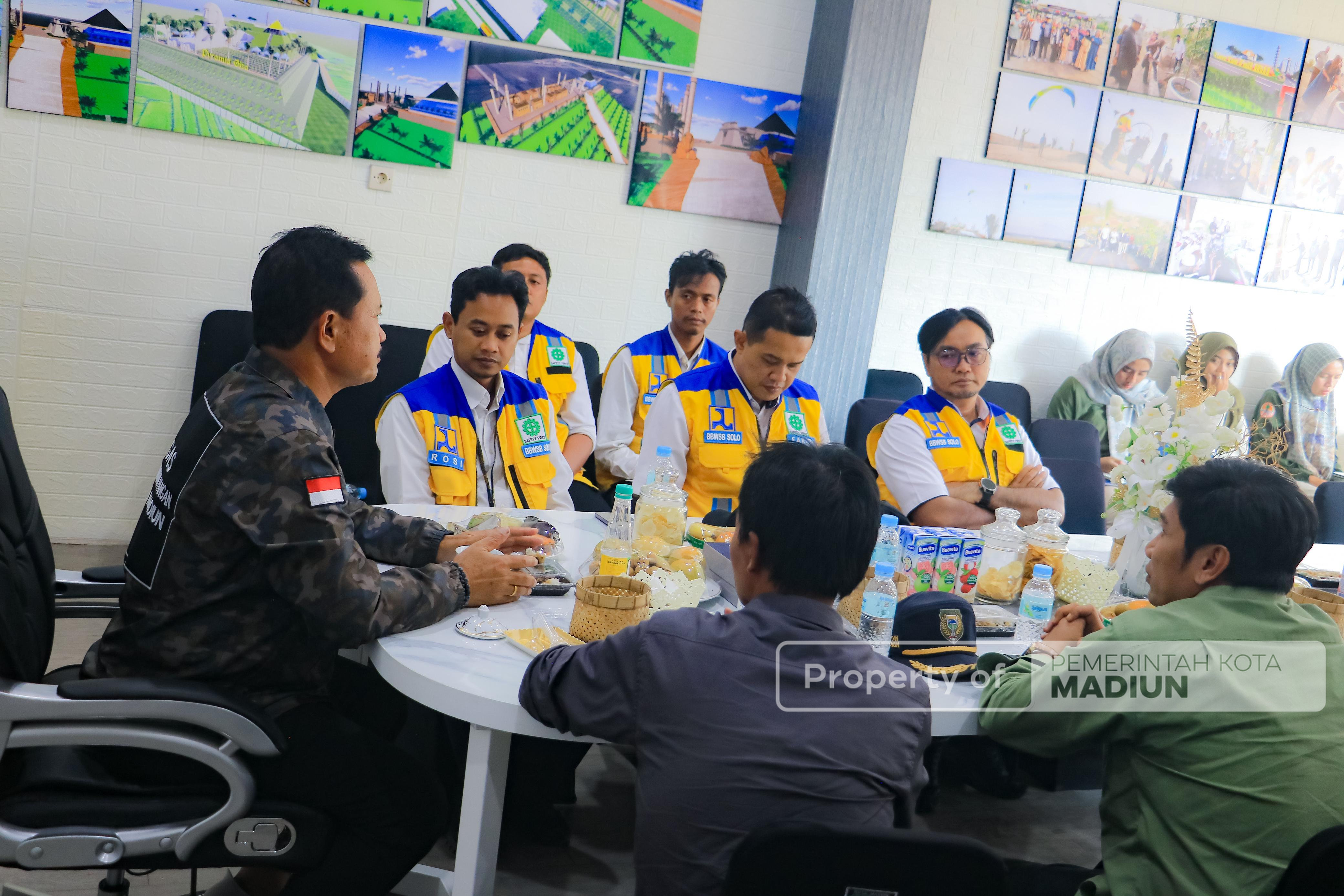 Terima Audiensi BBWSB Solo dan Tim ITS,  Wali Kota Madiun Bahas Pengembangan Kota dan Peningkatan SDM