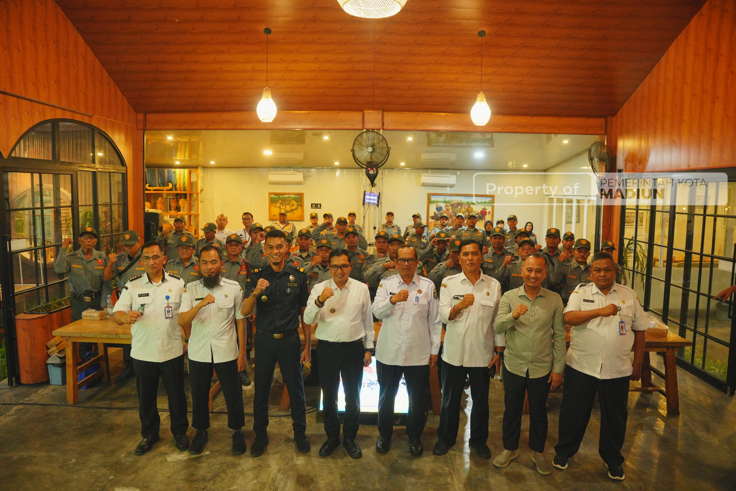 Sosialisasi Barang Kena Cukai Ilegal Kepada Satlinmas Kecamatan Taman, Plt Wali Kota Satlinmas Wajib Paham Aturan Cukai