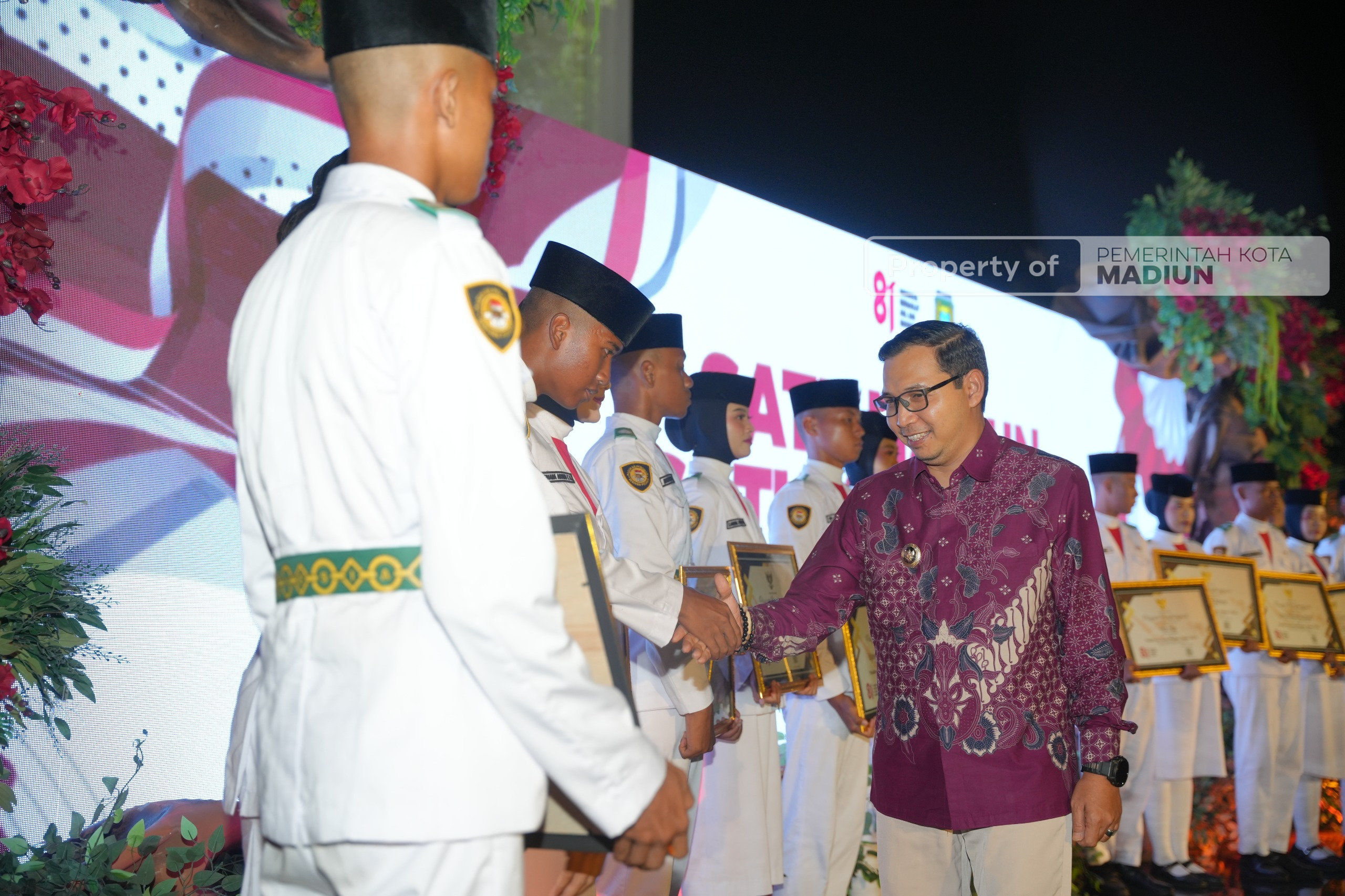 Malam Kenegaraan di Kota Madiun, Plt Wali Kota Ajak Perkuat Gotong Royong dan Peduli Sesama