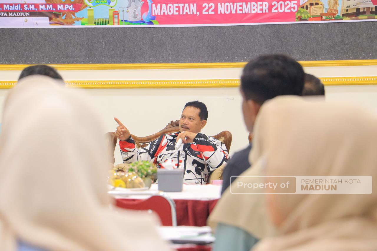 Evaluasi Capaian Kinerja Dispendukcapil, Wali Kota Madiun Tekankan Pentingnya Pelayanan Publik