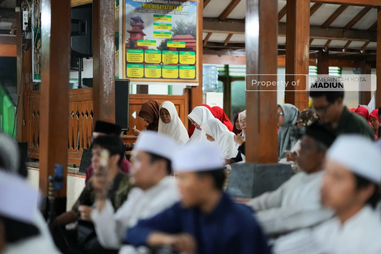 Hadiri Malam Manggulan Grebeg Maulud, Plt Wali Kota: Budaya Kita Harus Terus Dihidupkan