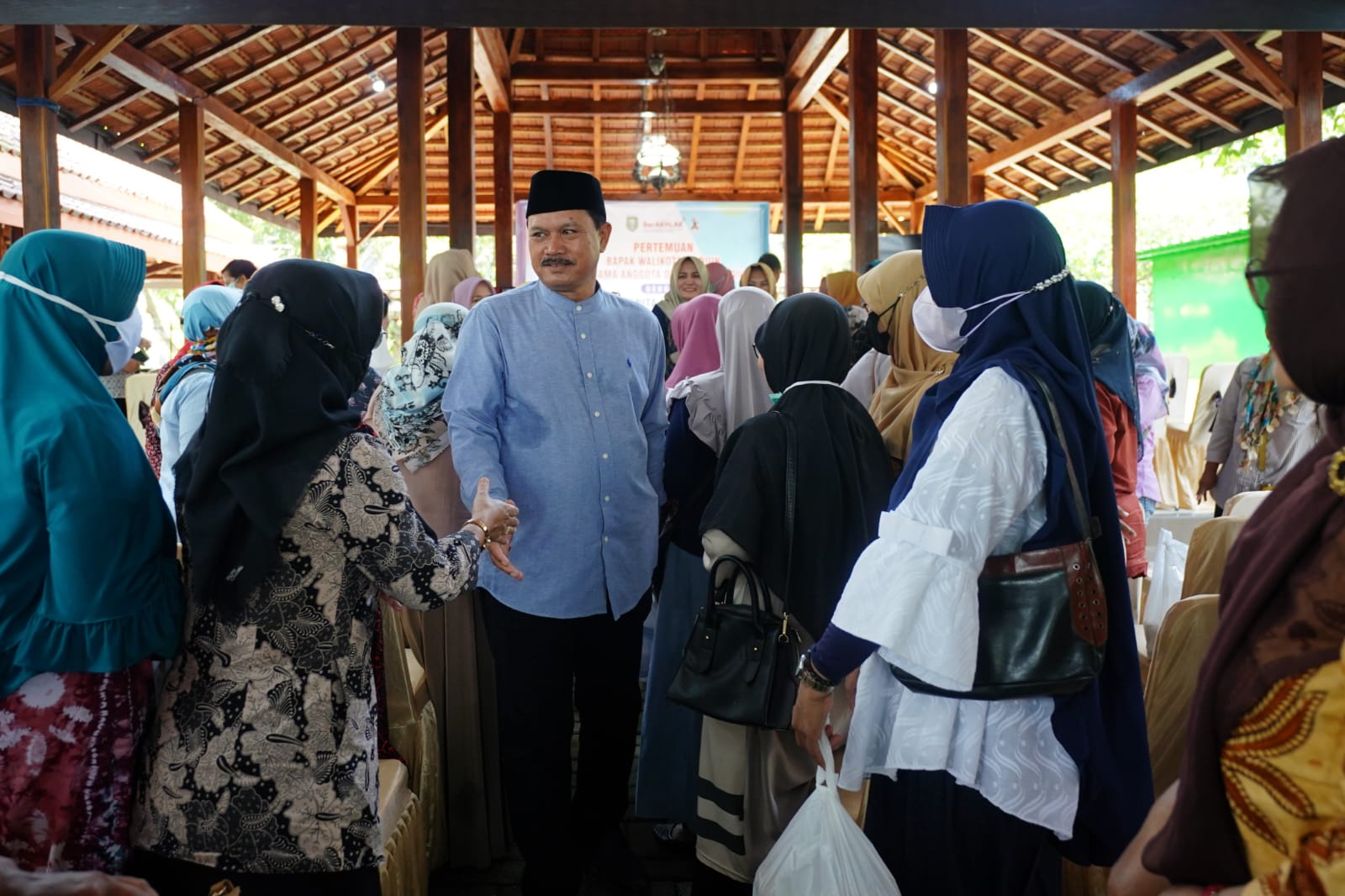 Hadiri Pertemuan Dengan DPRD Bersama Warga, Wali Kota Beberkan Upaya Peningkatan Pendidikan