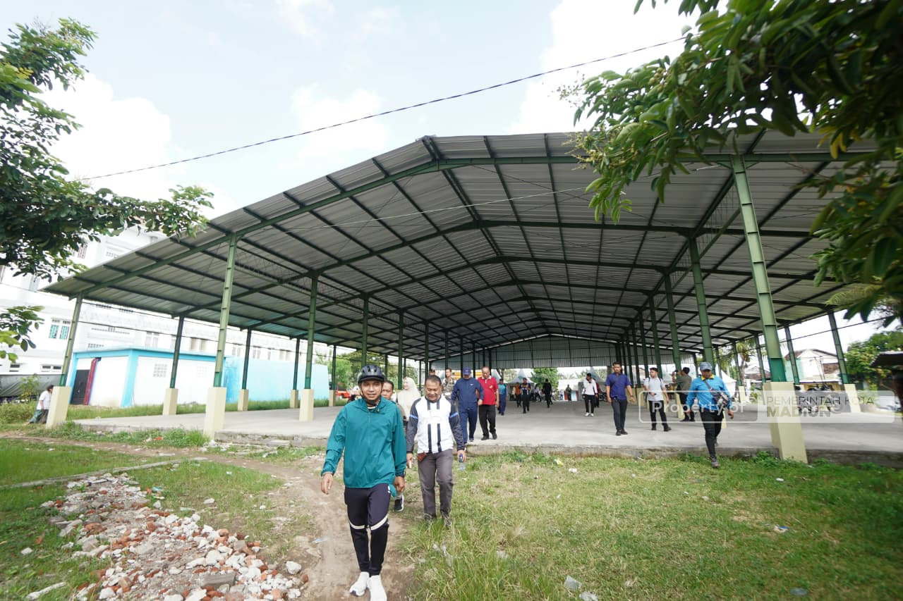 Tinjau Kawasan Perbatasan, Plt Wali Kota Madiun Tekankan Kualitas Infrastruktur Penunjang Ekonomi saat Gowes Pagi
