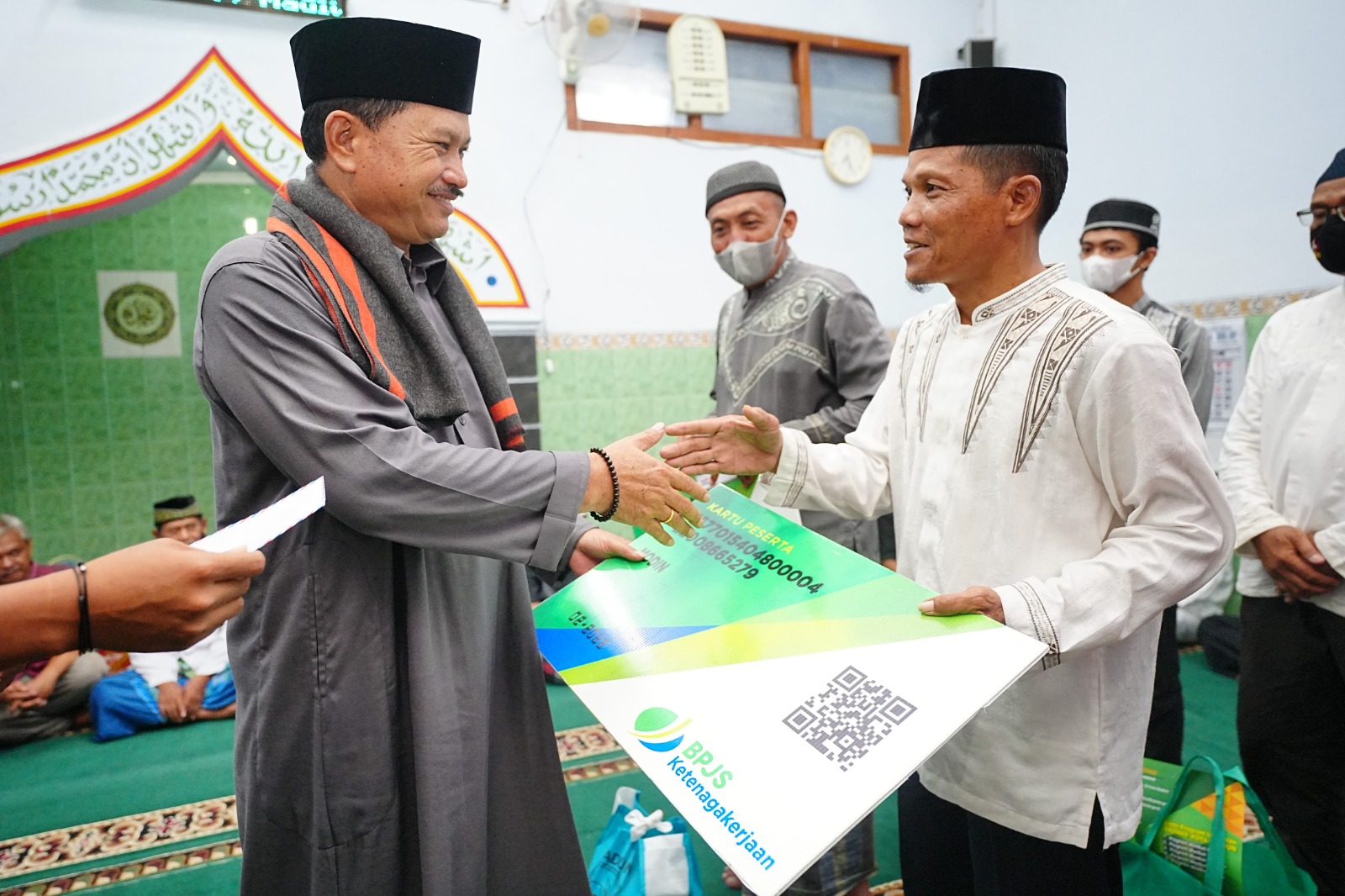 Lewat Shalat Isya Berjamaah, Wali Kota Ajak Warga Dukung Pembangunan Kota