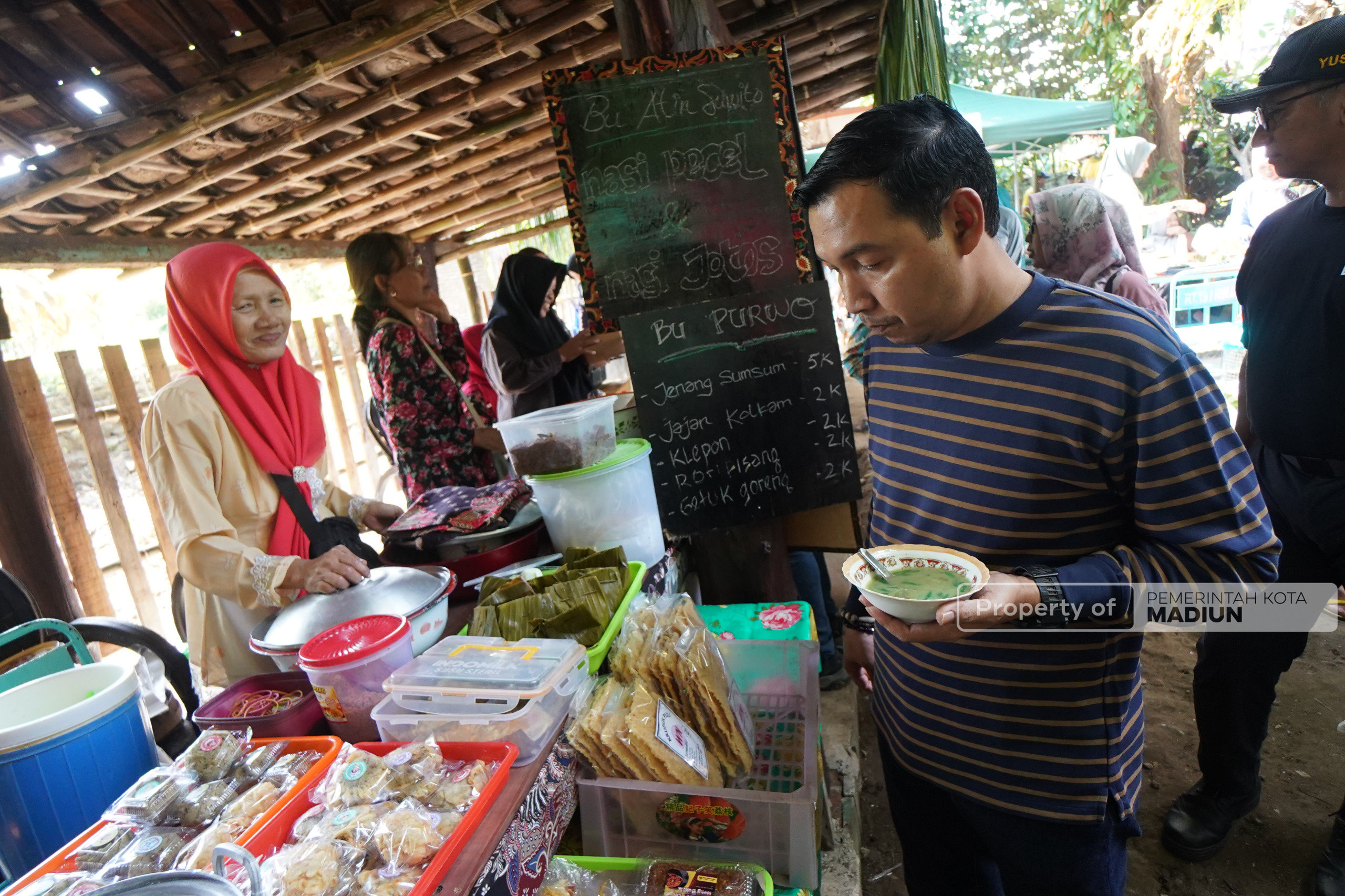 Resmi Dibuka Plt Wali Kota Madiun, Pasar Mbabrik Jadi Ruang Baru Pengembangan UMKM Warga