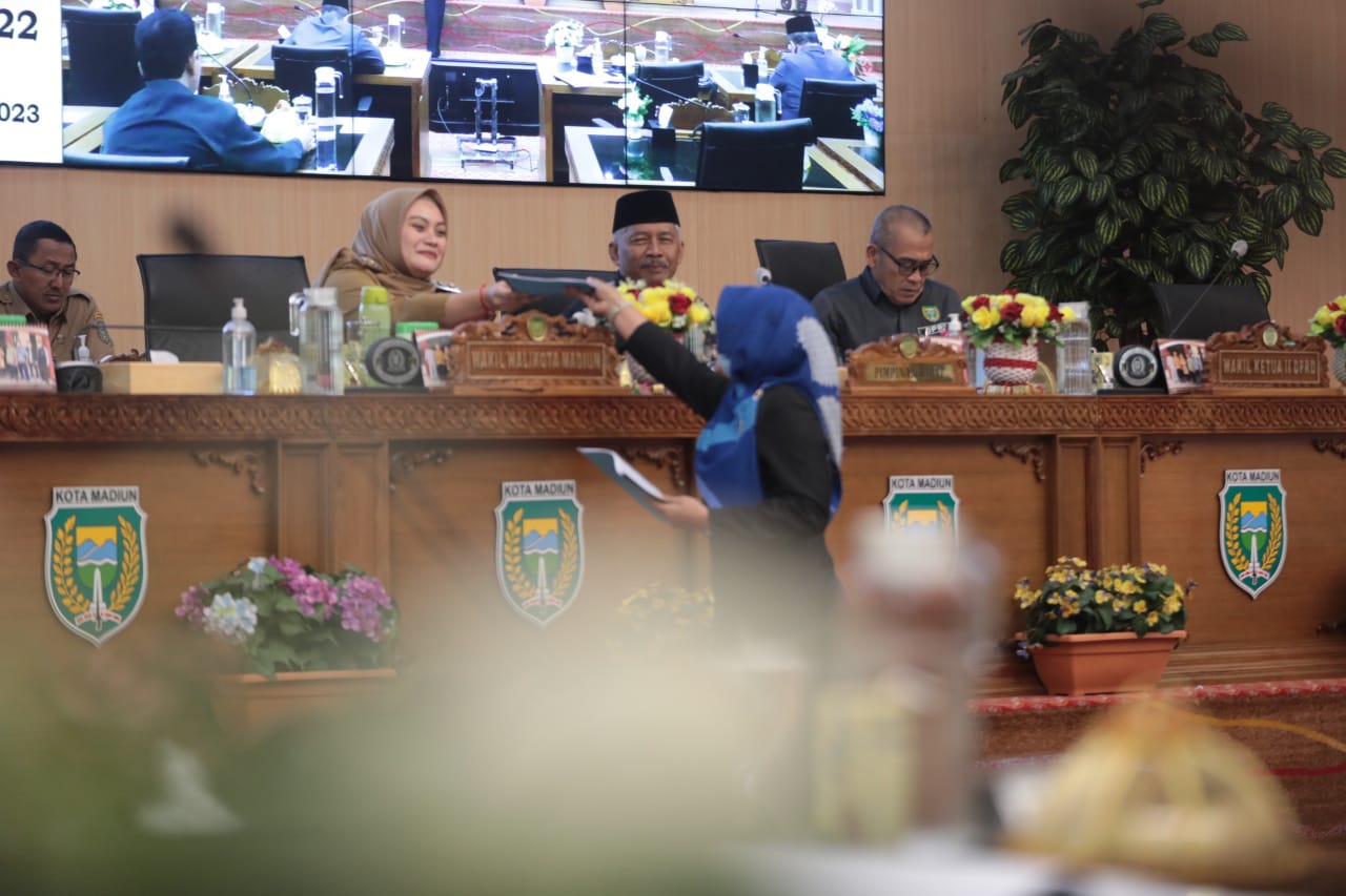 Rapat Paripurna, 7 Fraksi DPRD Beri Apresiasi Kinerja Pemkot Madiun Di 2022