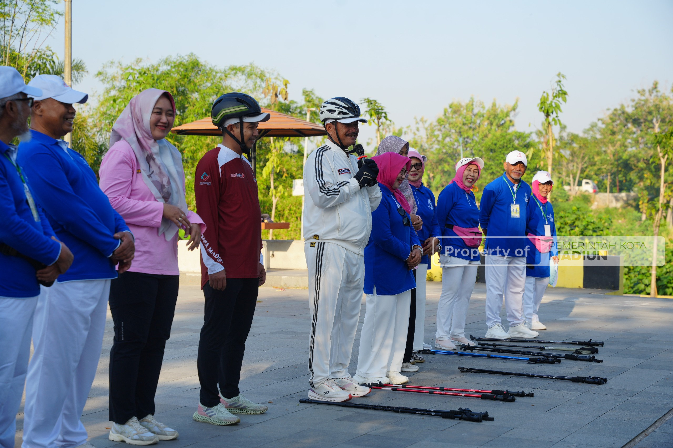Ajak Lansia Sehat dan Bahagia, Wali Kota Maidi Dorong Gaya Hidup Sehat Lewat Olahraga Jalan Nordik