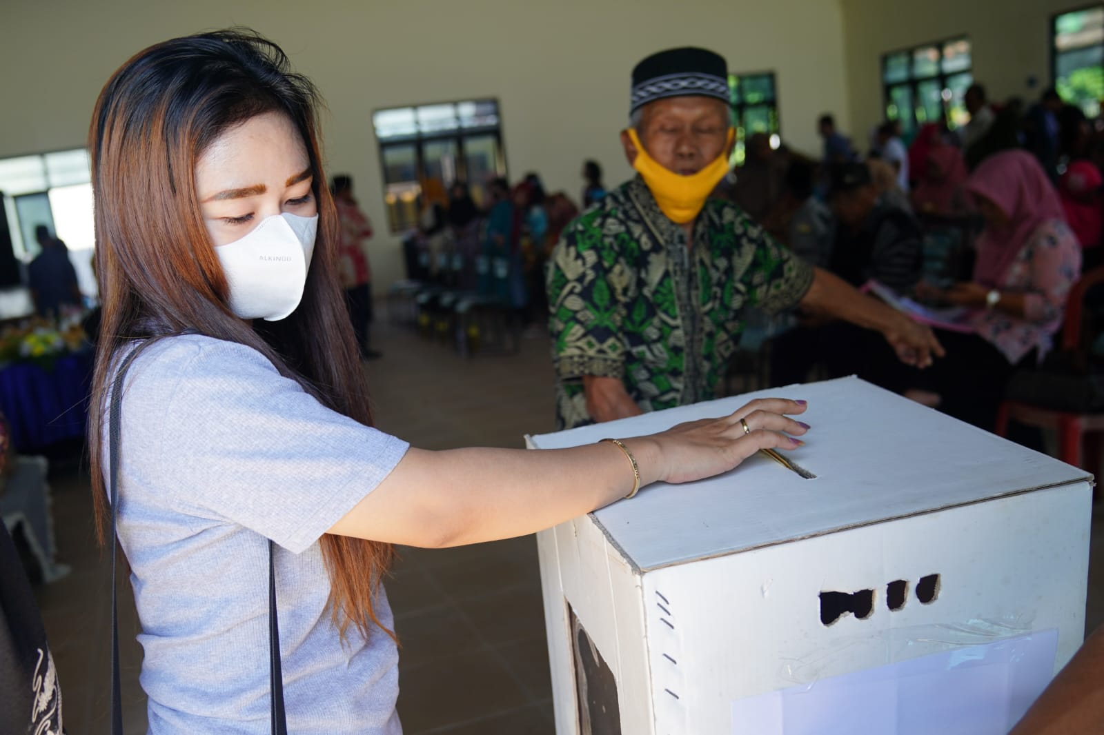 Saksikan Prosesi Pecah RT Warga Kelurahan Taman, Wali Kota Imbau Stakeholder Segera Urus Dokumen Administrasi