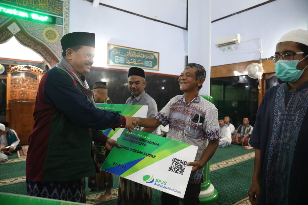 Gelar Isya Berjamaah, Wali Kota Sampaikan Oleh-Oleh Dari Luar Negeri