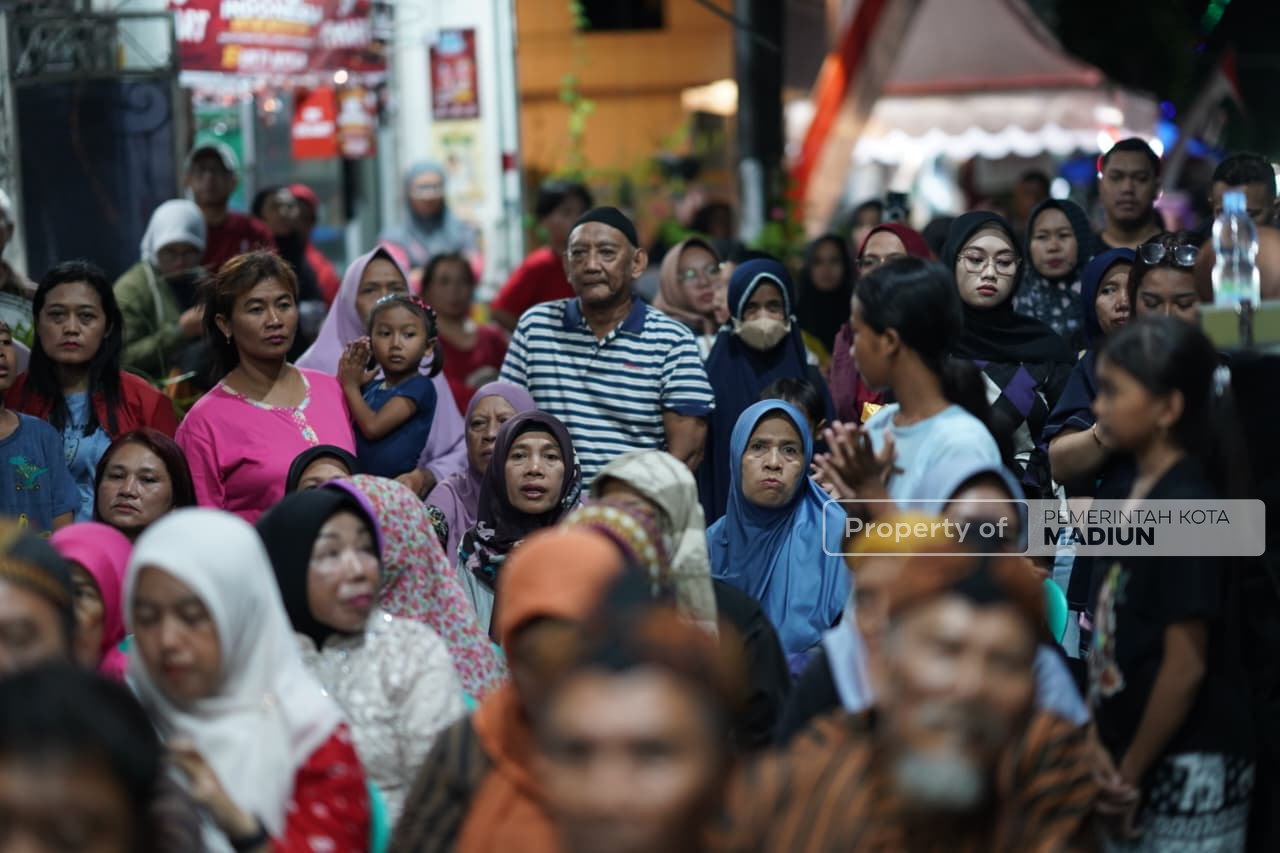 Hadiri Puncak Bersih Desa Madiun Lor, Plt Wali Kota Apresiasi Kreativitas Warga