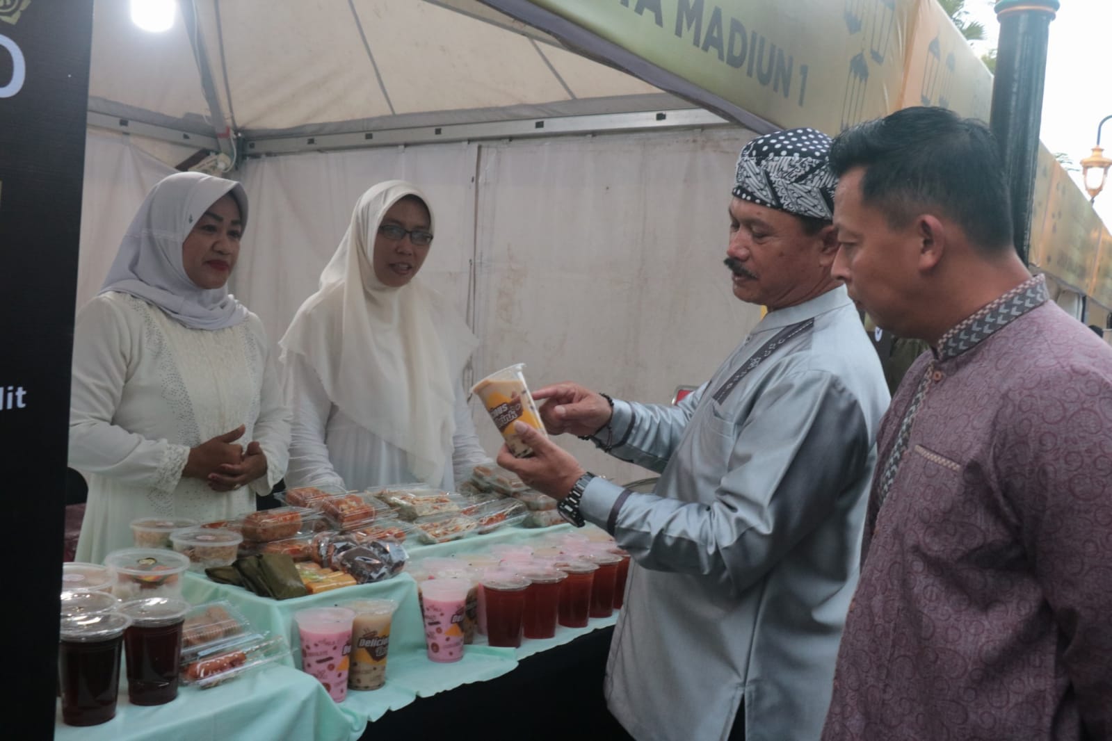 Buka Festival Ramadan Bluder Cokro, Wali Kota Harap UMKM Kota Go Internasional