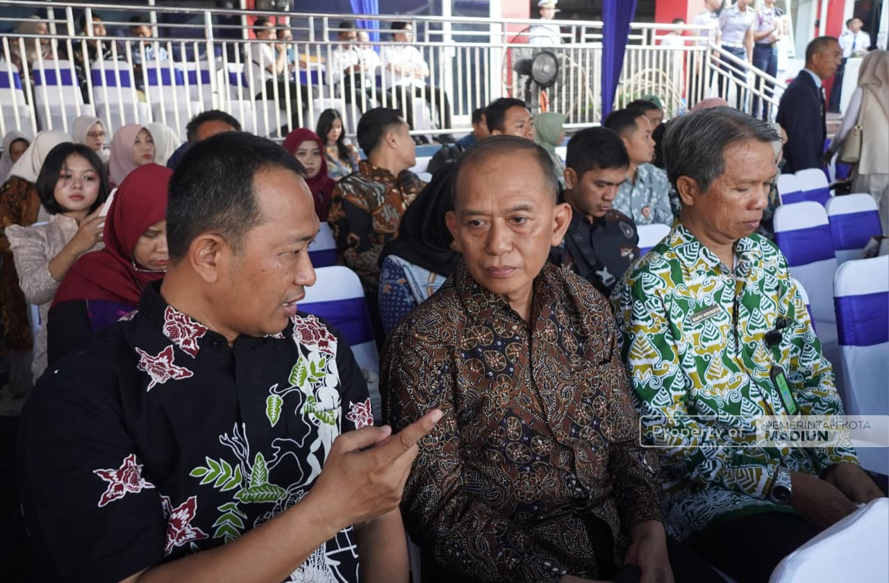 Hadiri Wisuda ke-102 PIP Semarang, Pemkot Madiun Teken MoU Pengembangan SDM Transportasi
