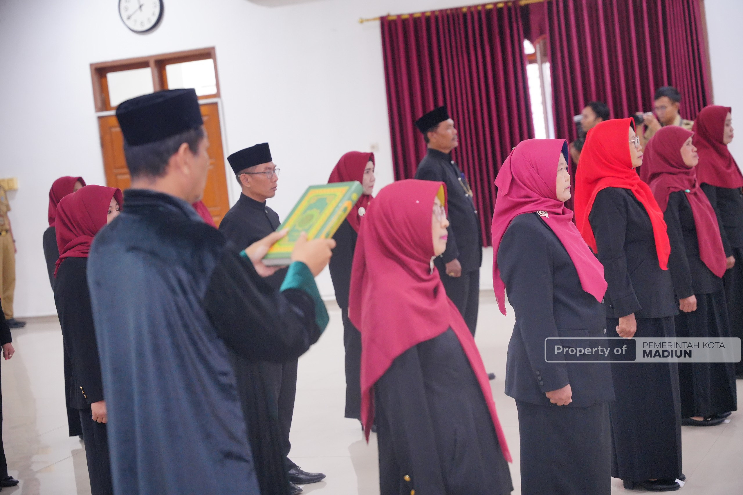 Resmi Lantik Kepala Sekolah, Plt Wali Kota Madiun Tekankan Integritas dan Penguatan Mutu Pendidikan