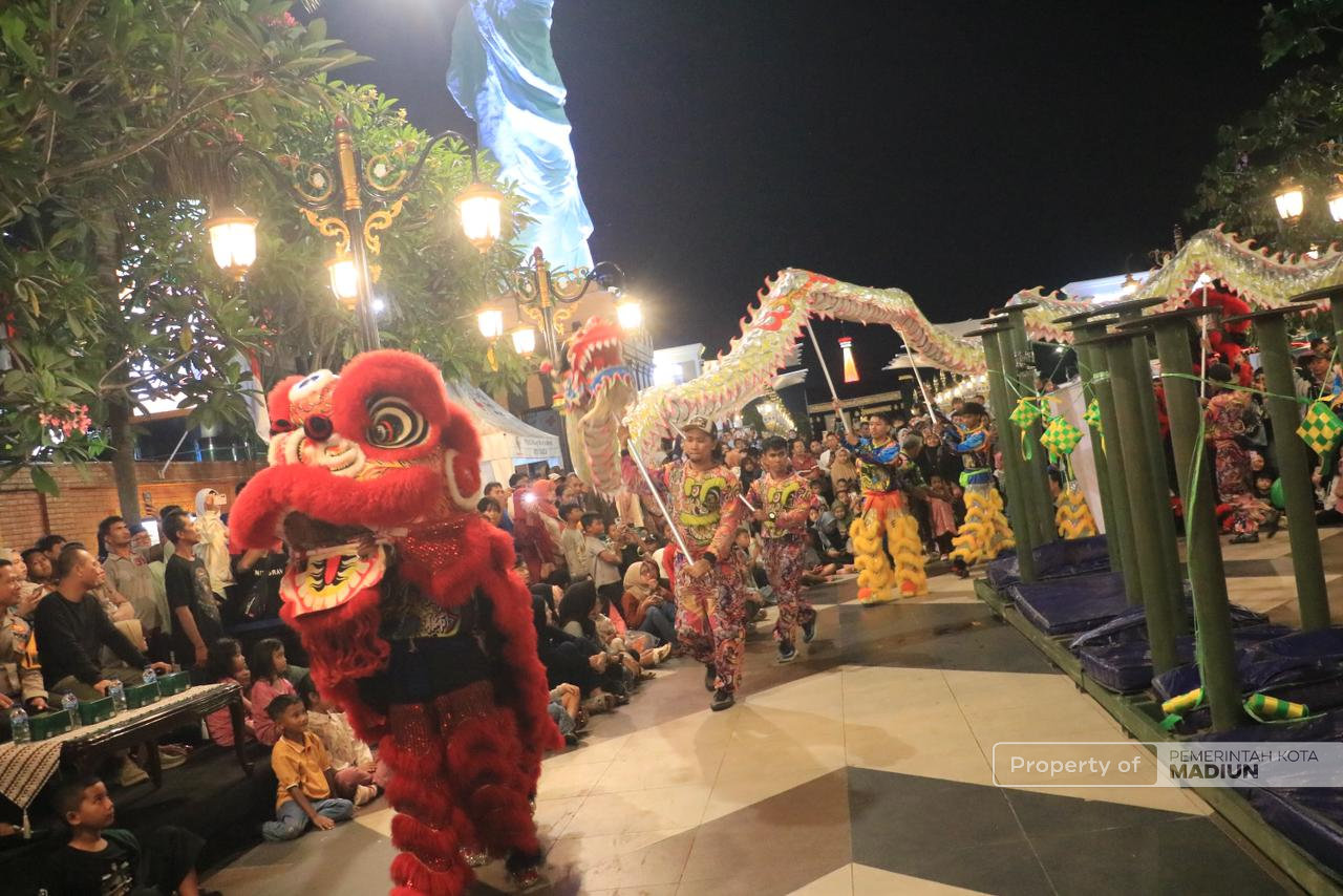 Barongsai Semarakkan Libur Lebaran, Plt Wali Kota Madiun Perkuat Toleransi dan Pariwisata Lokal