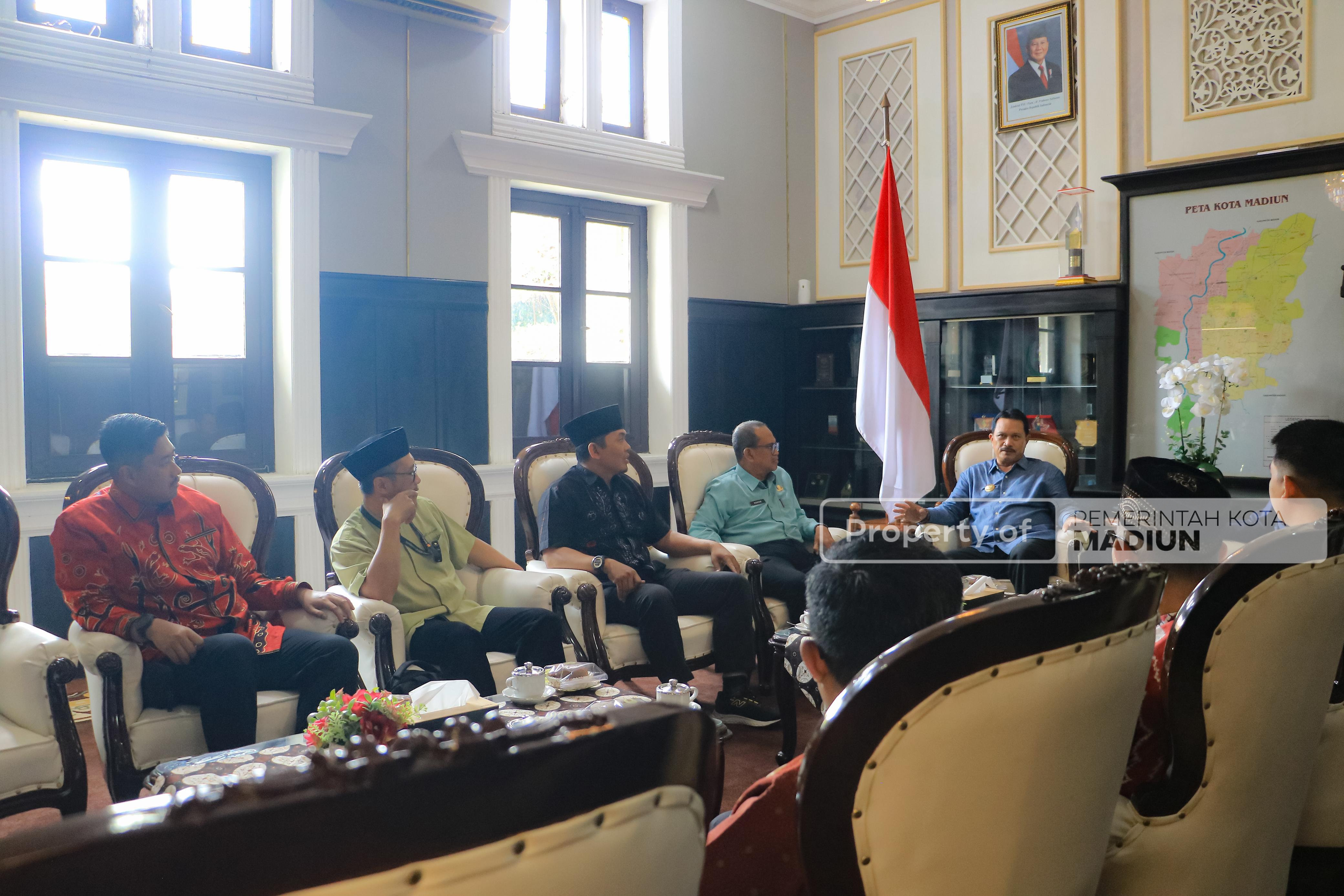 Terima Audiensi Pengurus Baru DPD PKS, Wali Kota Dorong Komitmen dan Karya Nyata untuk Warga