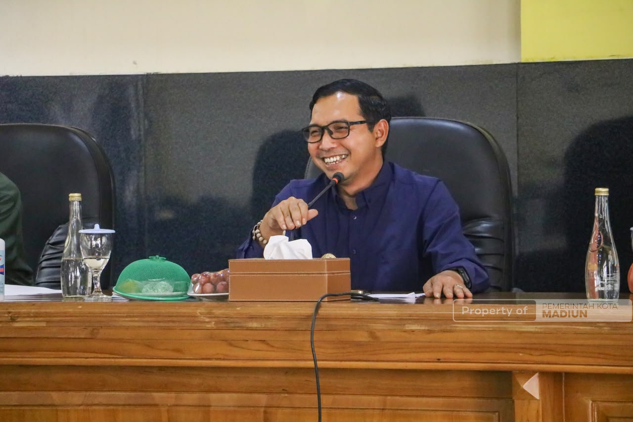 Gelar Pembinaan Pedagang Pasar, Plt Wali Kota Tekankan Pentingnya Pengelolaan Sampah