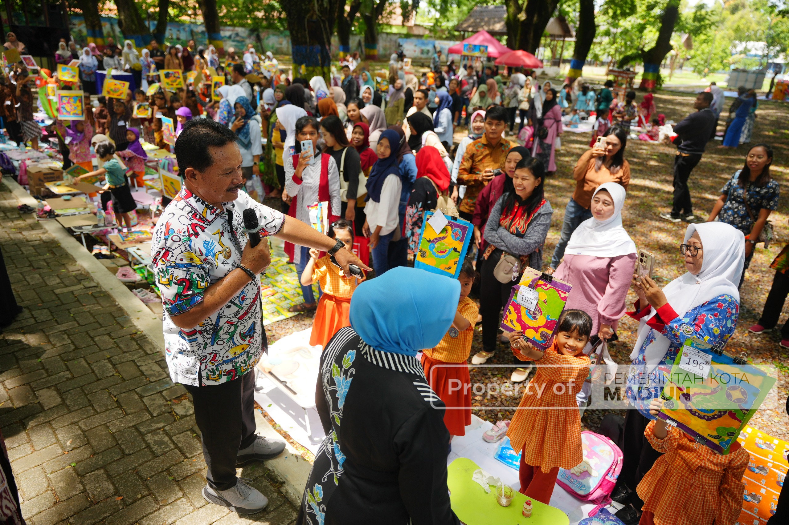 Ratusan Anak TK di Madiun Belajar Membatik, Wali Kota: Potensinya Luar Biasa