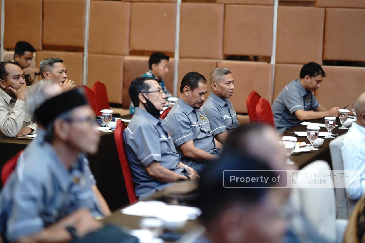 Hadiri Pelantikan PWI Madiun Raya, Wawali Tekankan Peran Strategis Wartawan dalam Membangun Kota Maju Mendunia