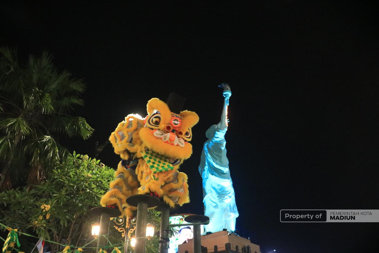Barongsai Semarakkan Libur Lebaran, Plt Wali Kota Madiun Perkuat Toleransi dan Pariwisata Lokal