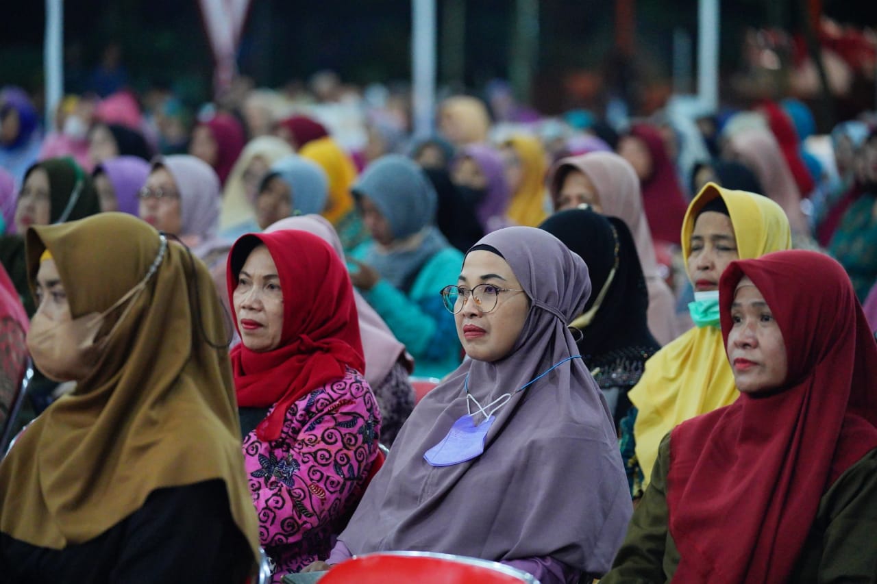 Gelar Kegiatan Bersama Warga, Wali Kota Sampaikan Santunan Untuk Warga