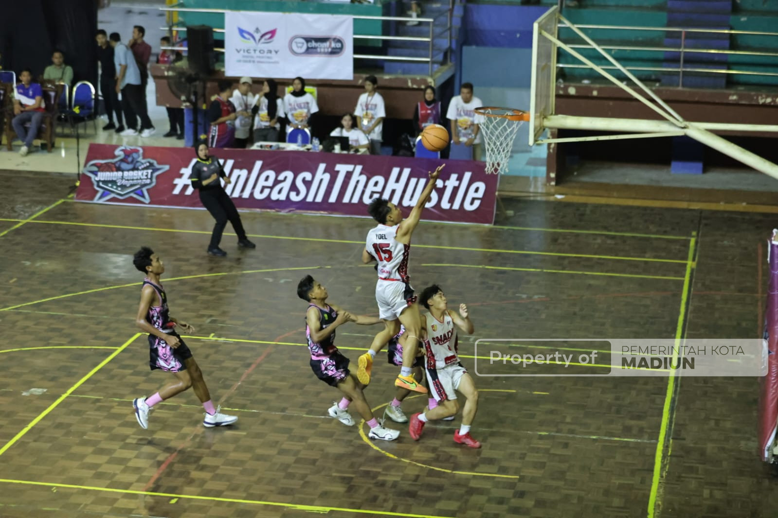 Tutup Junior Basket Vaganza di GOR Wilis, Wali Kota Harap Pembinaan Atlet Muda Berkelanjutan
