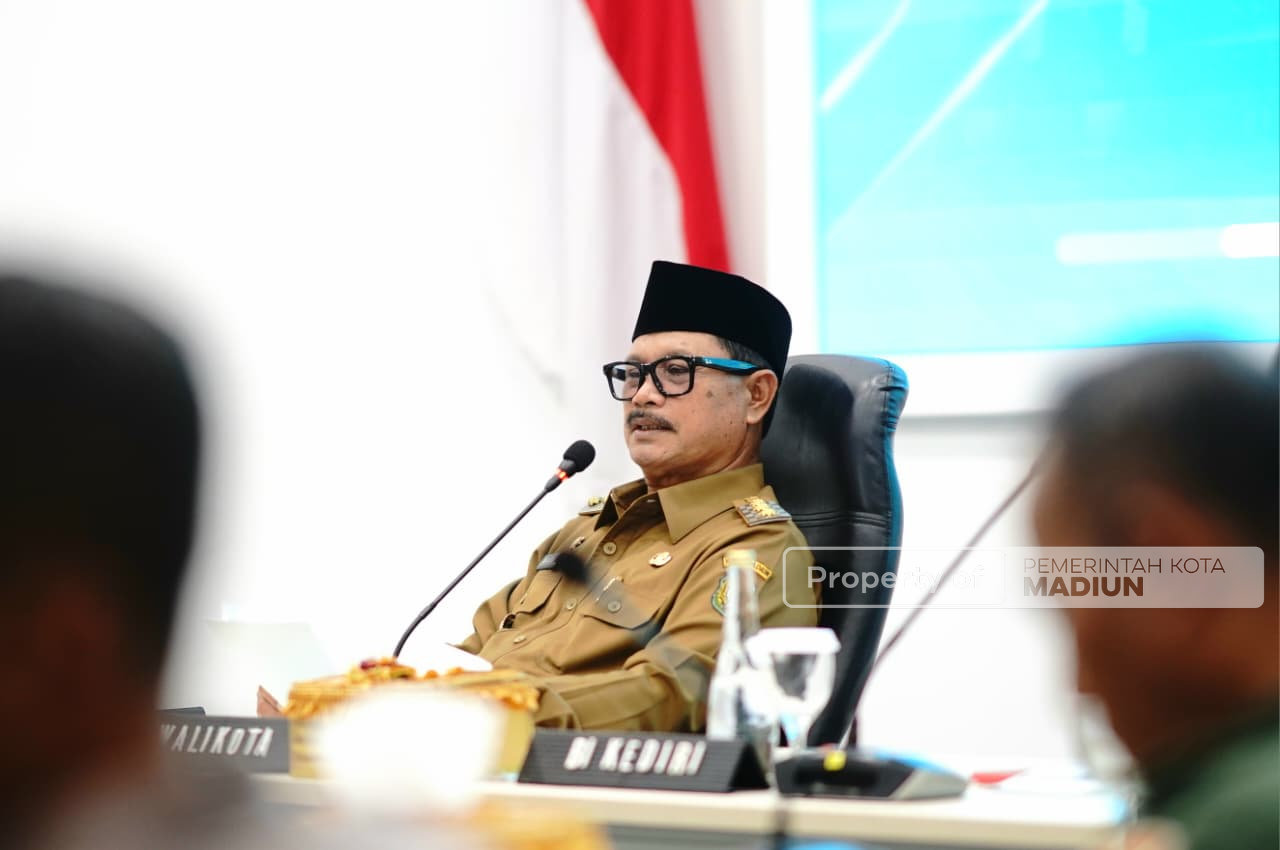 Pastikan Stabilitas Harga Jelang Nataru 2026, Wali Kota Pimpin HLM TPID Kota Madiun