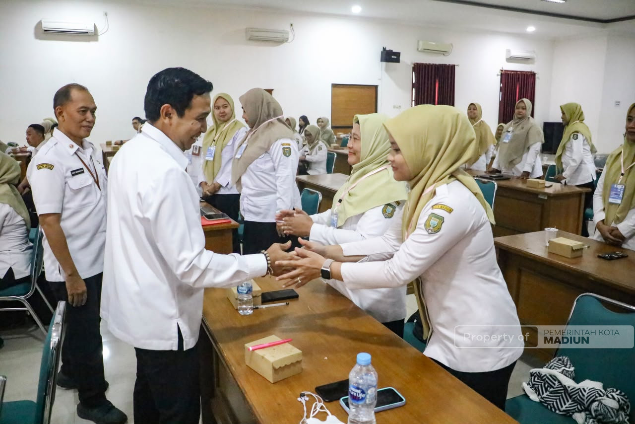 Buka Pelatihan Bahasa Inggris Bagi Aparatur, Plt Wali Kota Ingin ke Depan Juga Bahasa Mandarin
